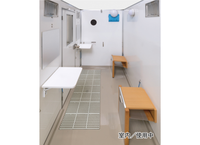 車載休憩所内観